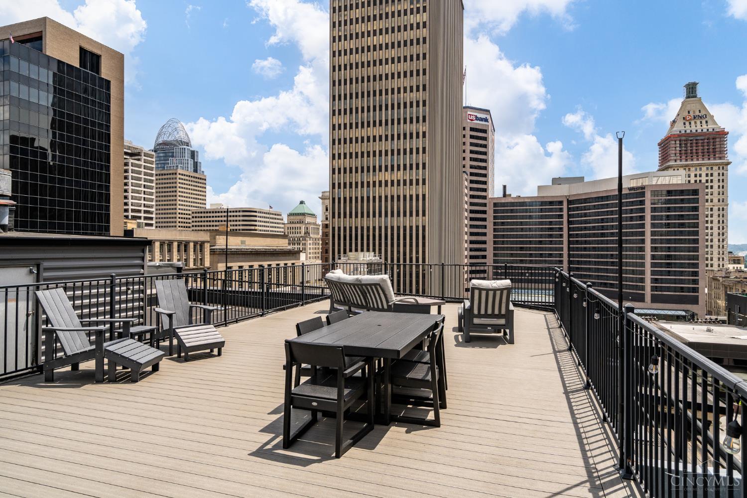 26 E Sixth Street 403