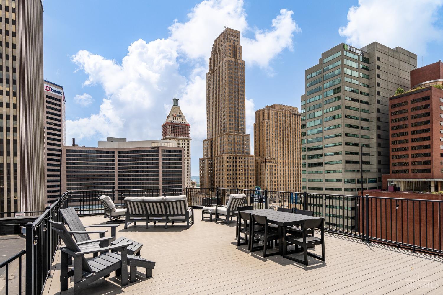 26 E Sixth Street 403