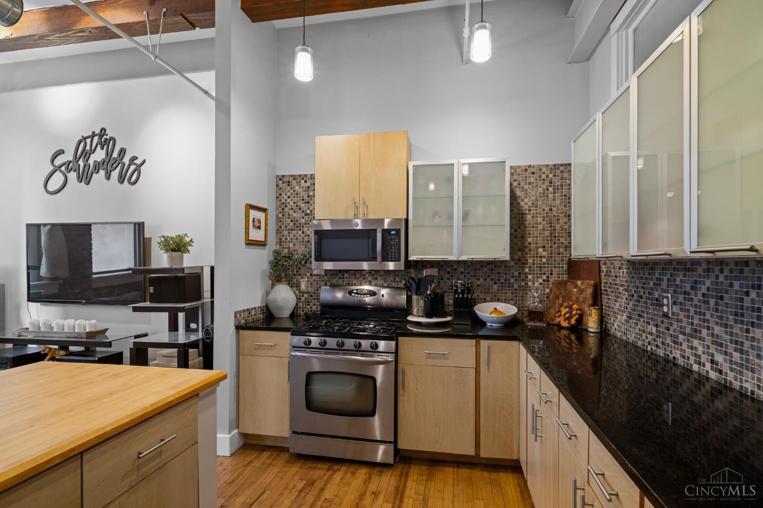 26 E Sixth Street 403