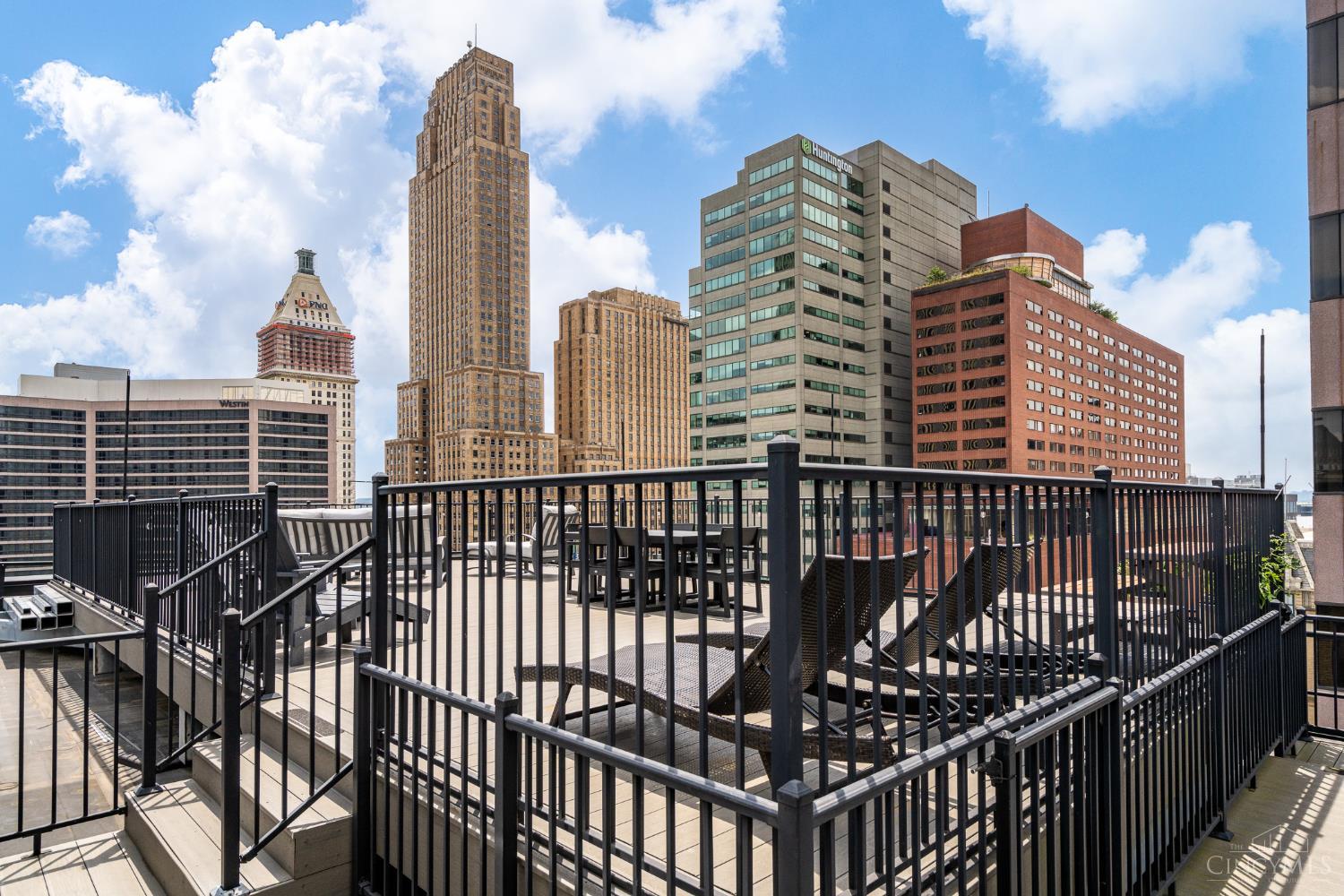 26 E Sixth Street 403