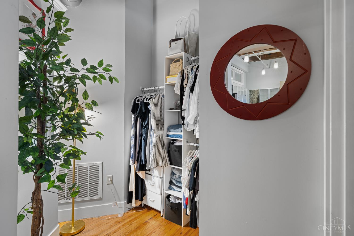 26 E Sixth Street 403