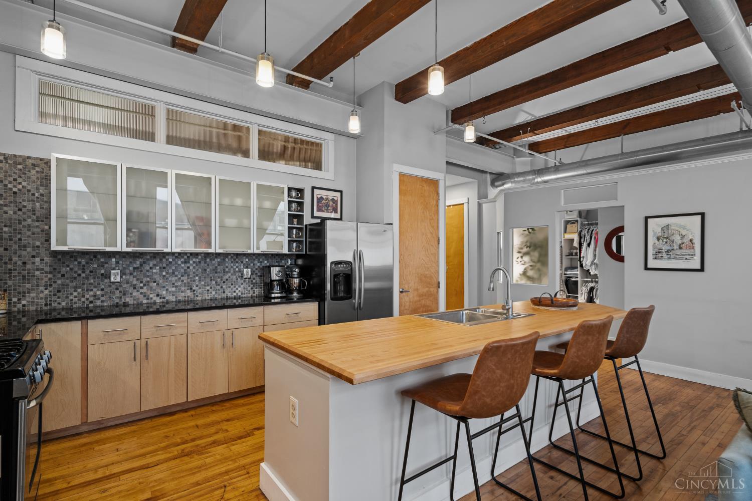 26 E Sixth Street 403