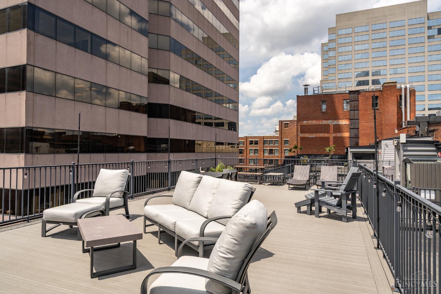 26 E Sixth Street 403