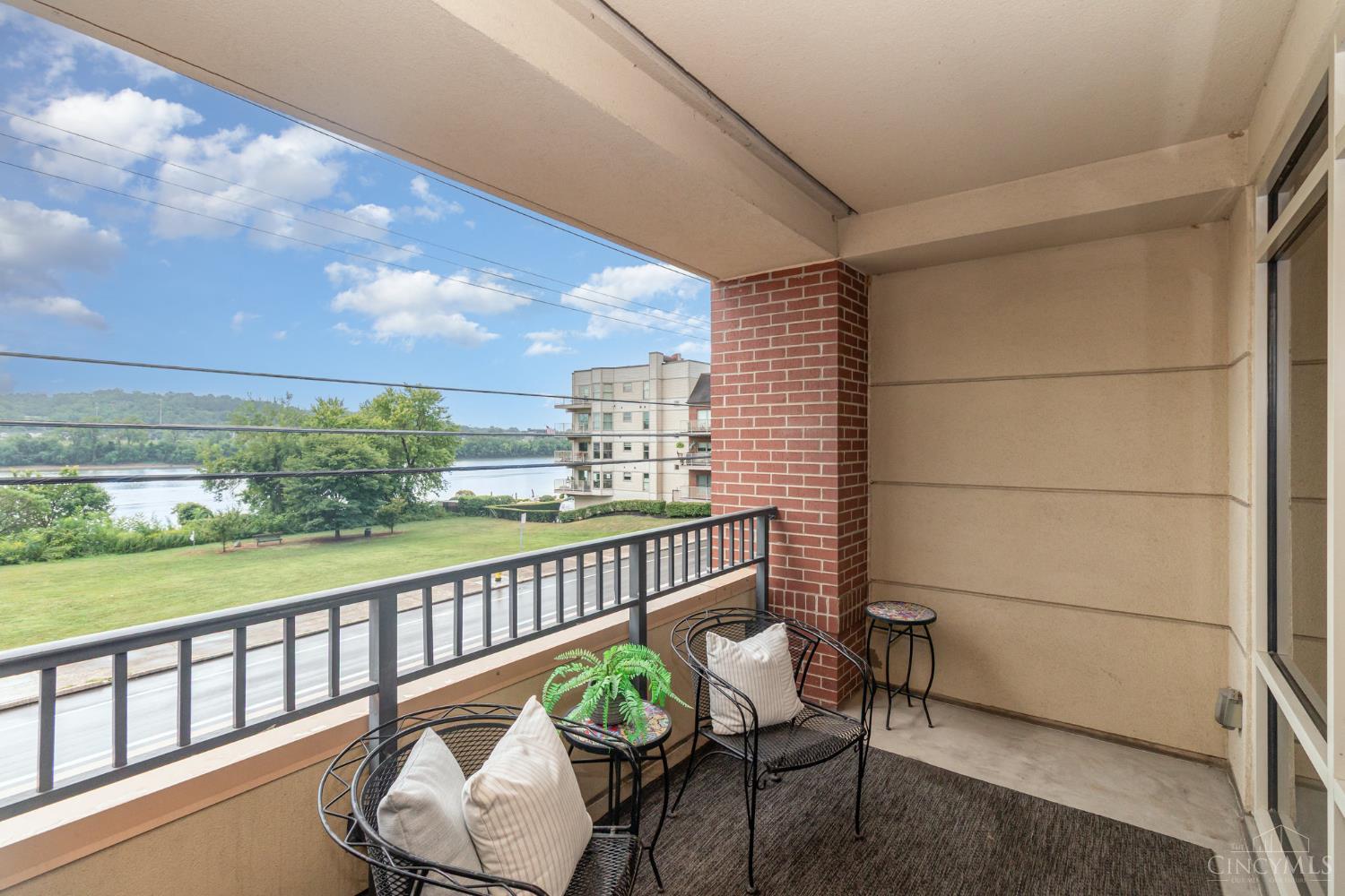 2260 Riverside Drive 206