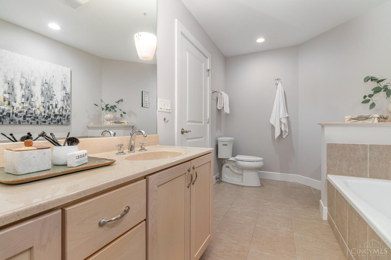 2260 Riverside Drive 206