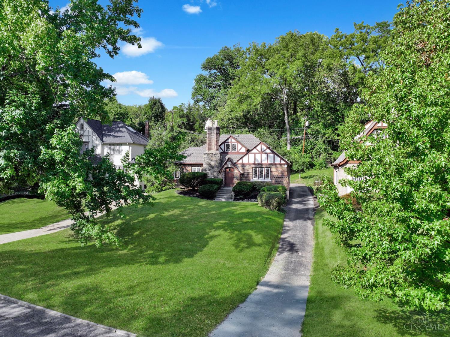 4049 Victory Parkway