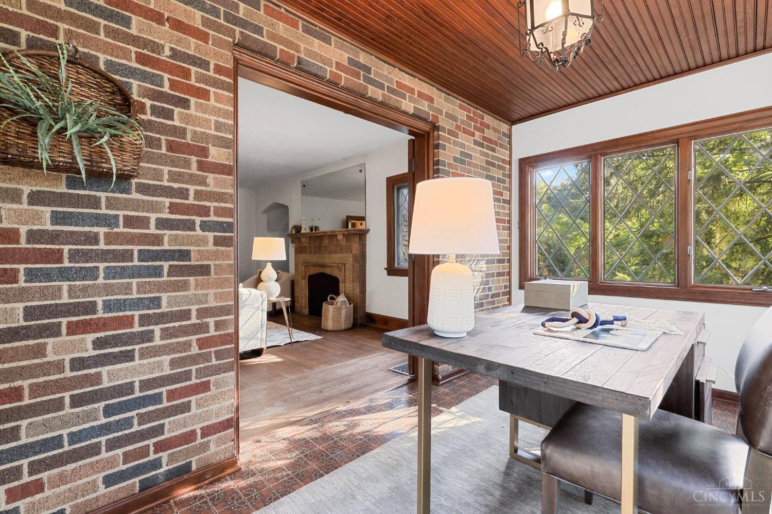 4049 Victory Parkway