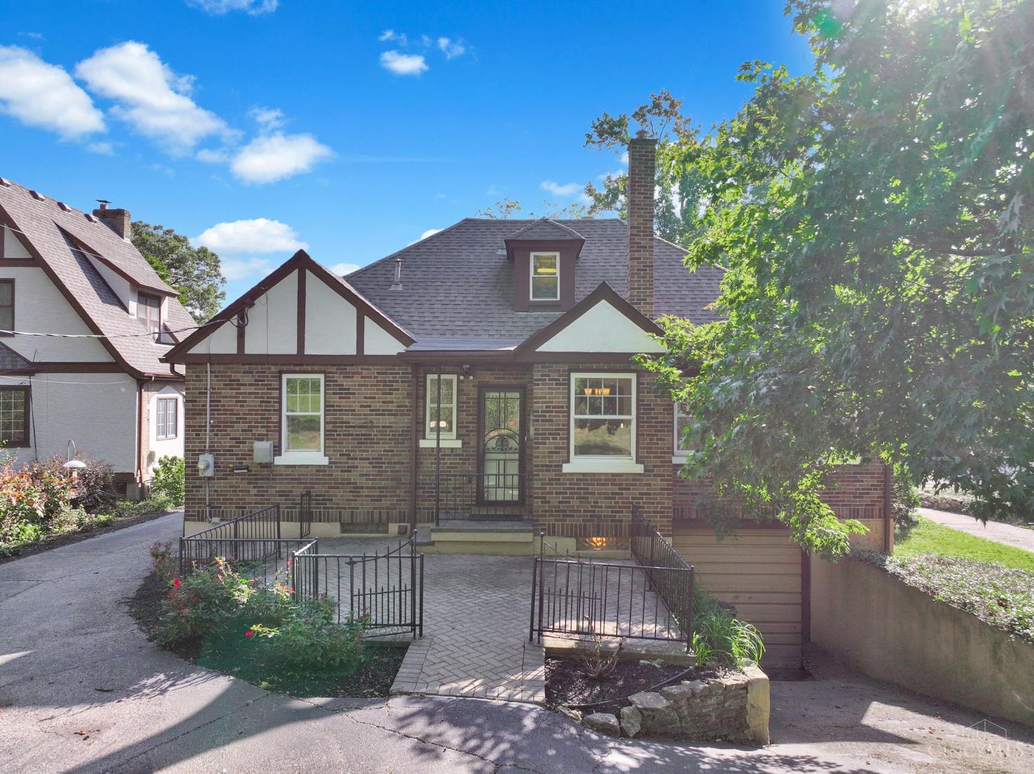 4049 Victory Parkway