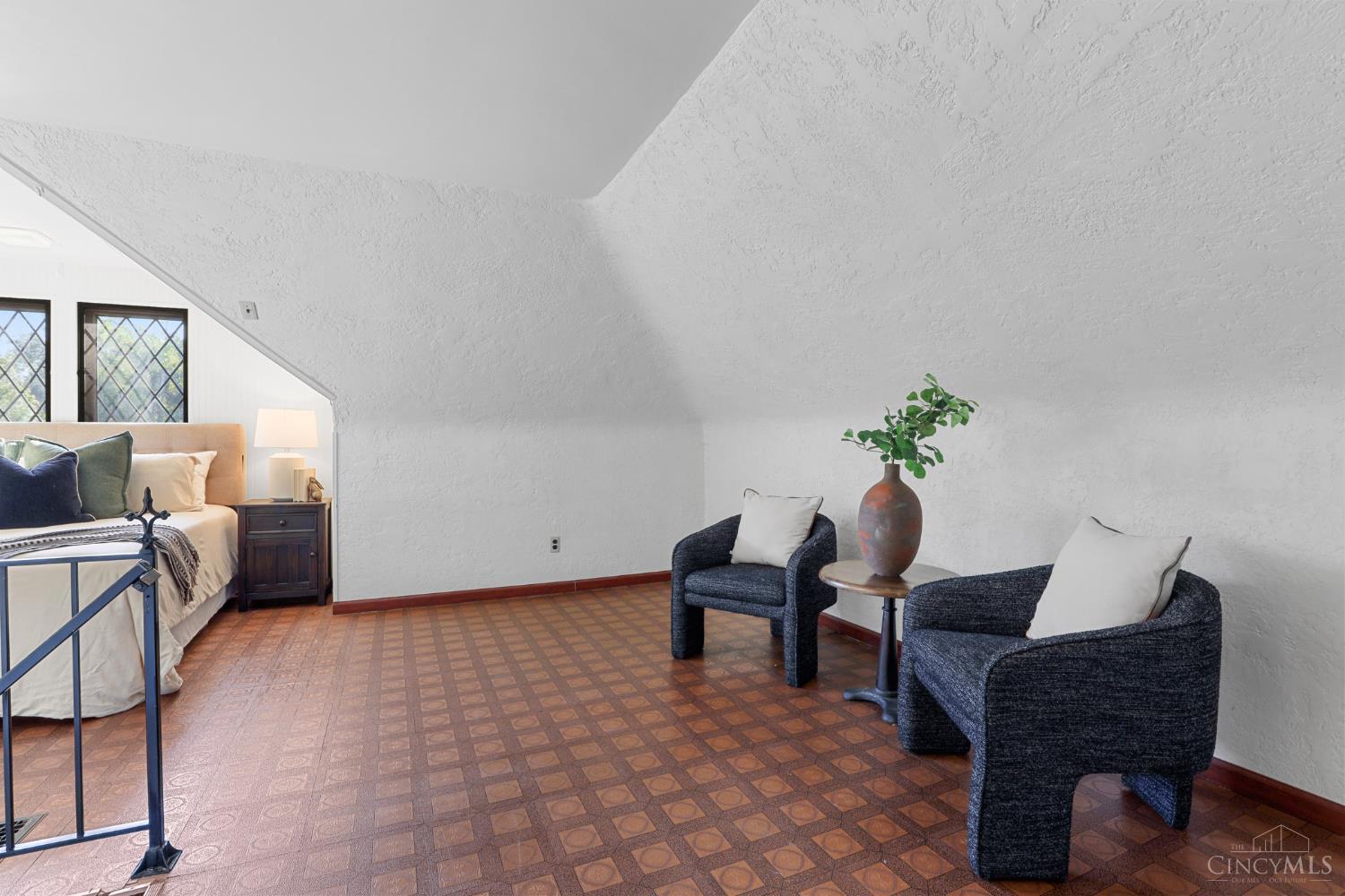 4049 Victory Parkway