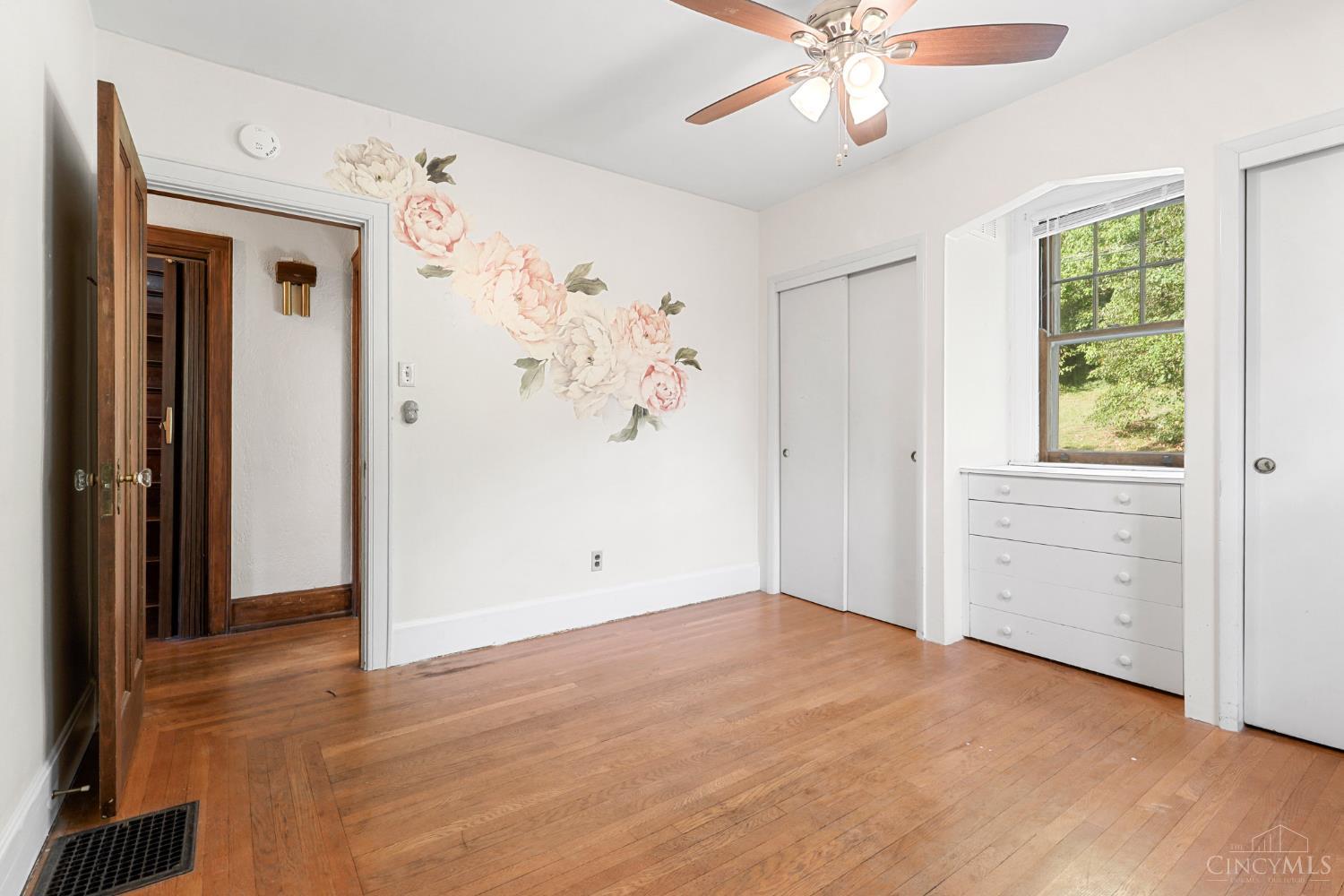 4049 Victory Parkway