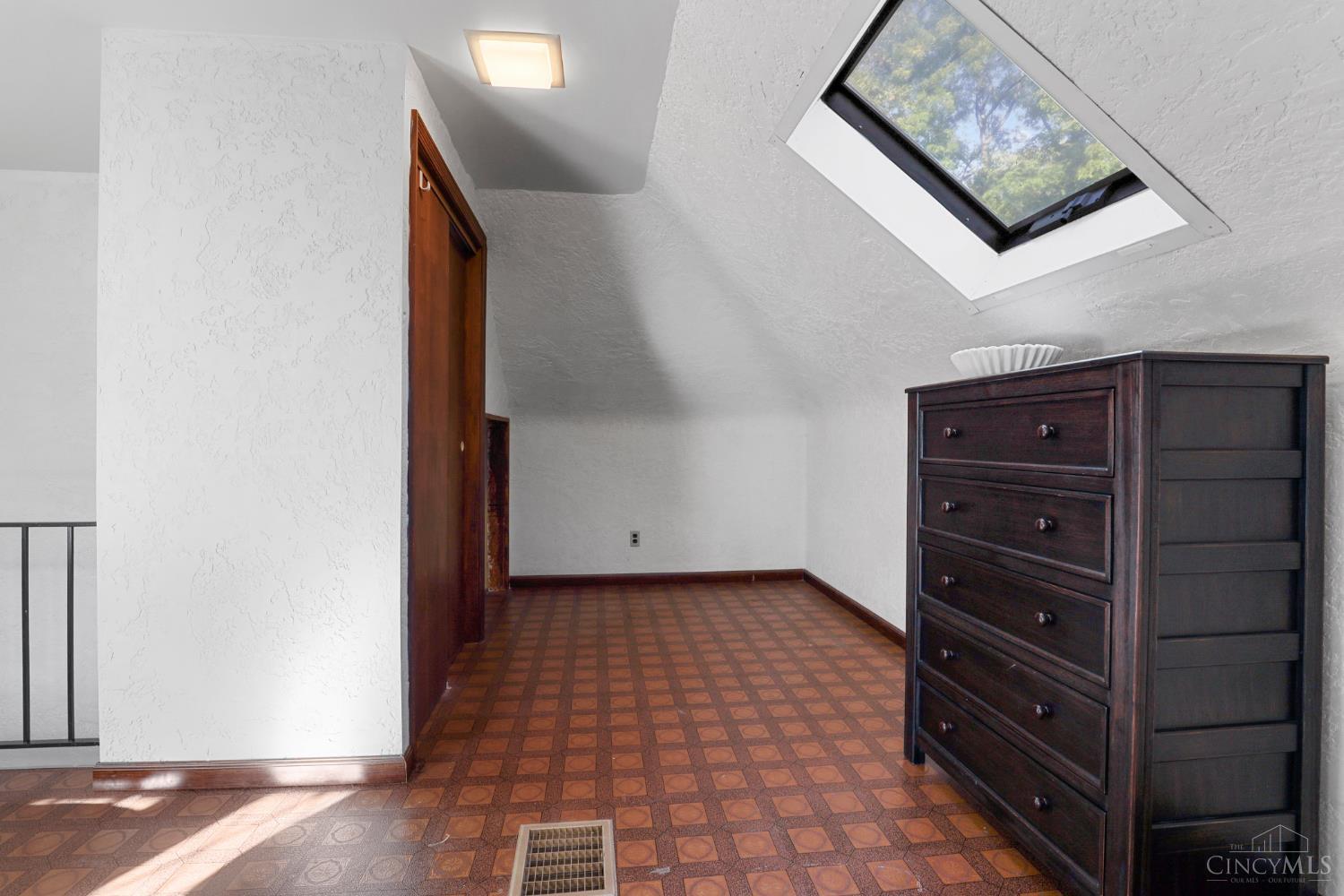 4049 Victory Parkway