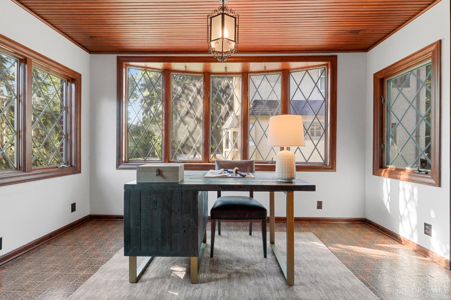 4049 Victory Parkway