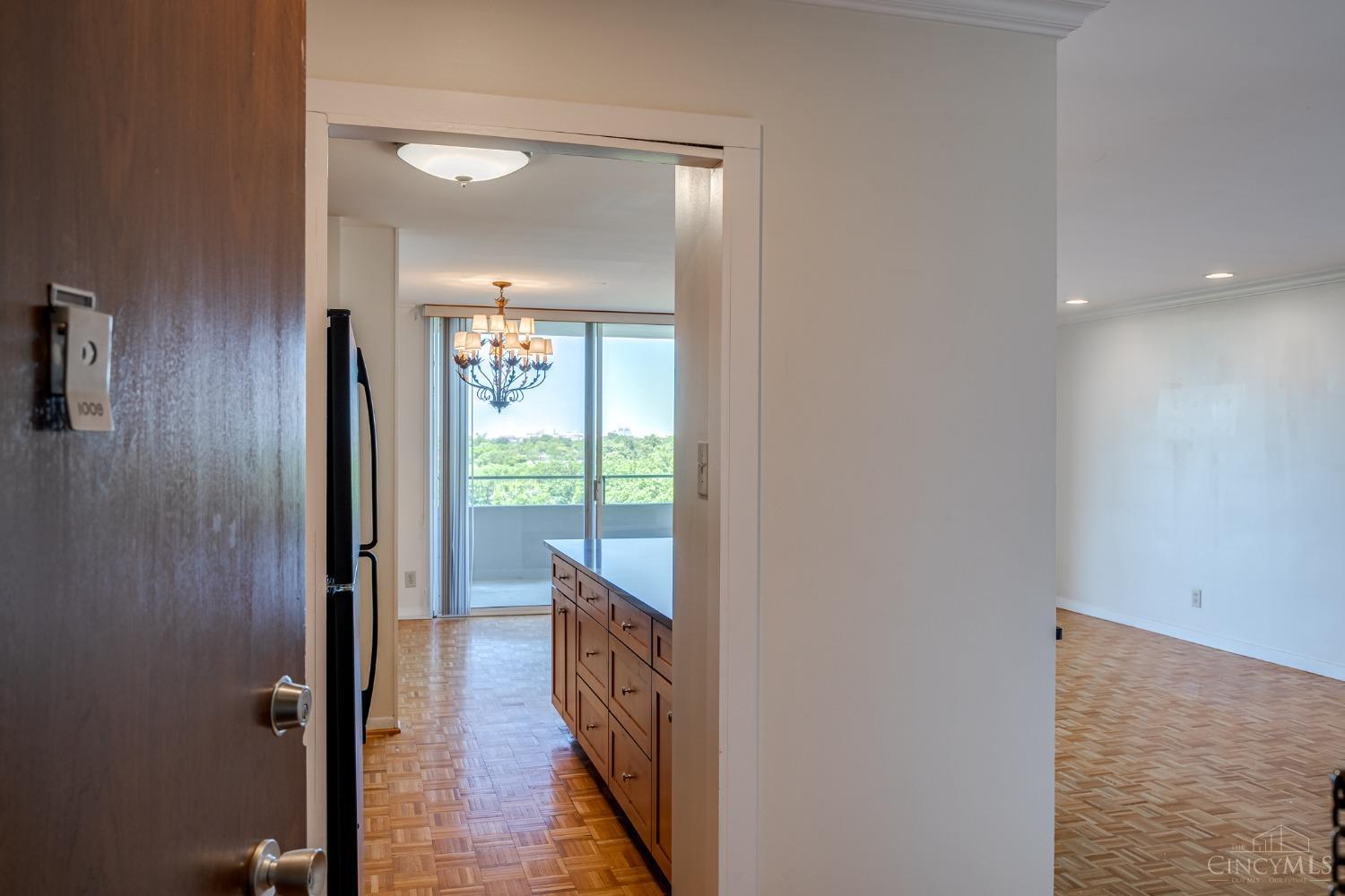 2324 Madison Road 1009