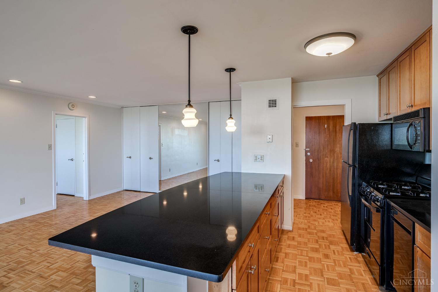 2324 Madison Road 1009