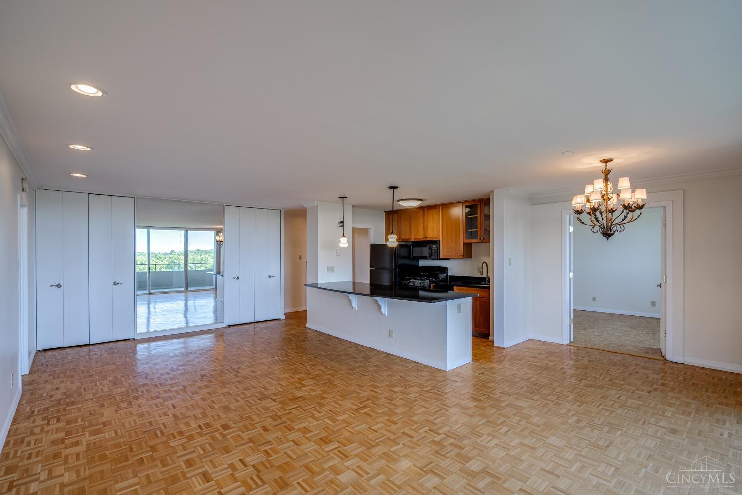 2324 Madison Road 1009