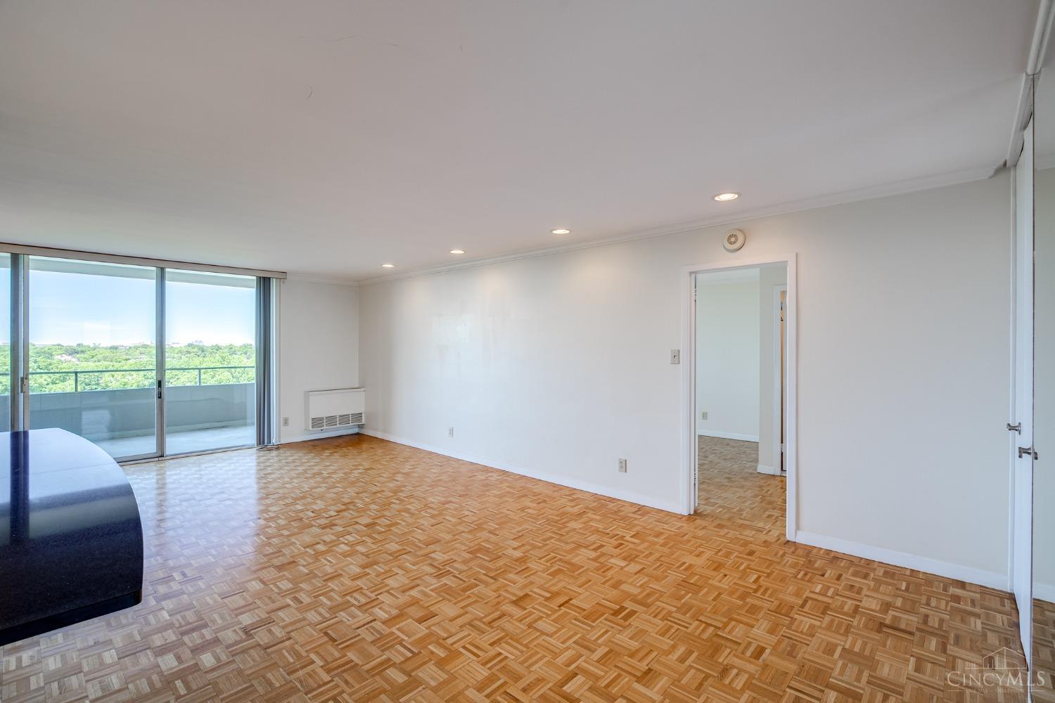 2324 Madison Road 1009