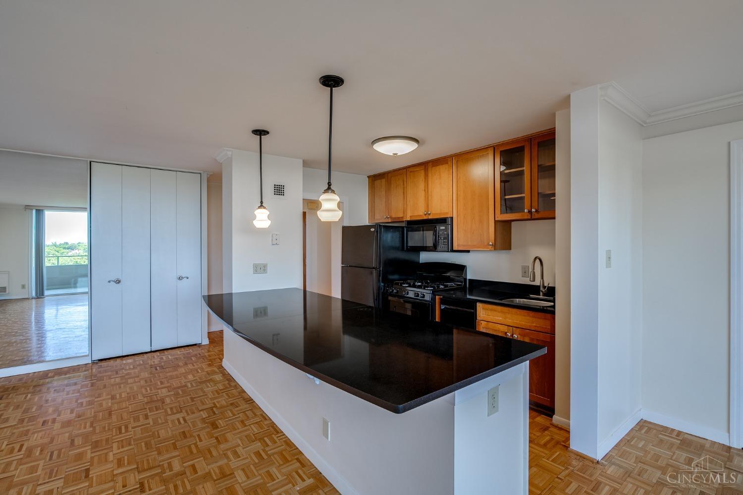 2324 Madison Road 1009