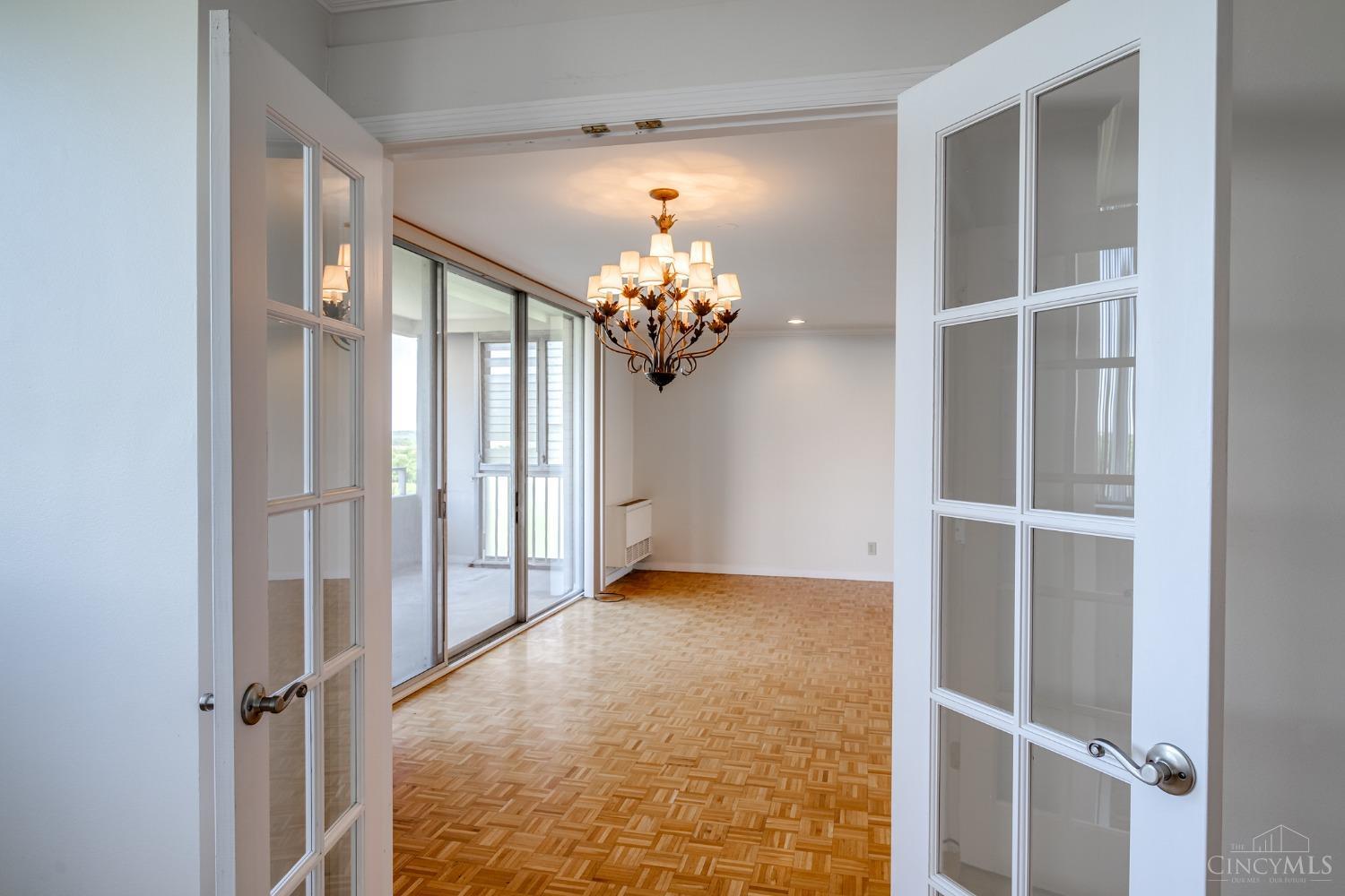 2324 Madison Road 1009