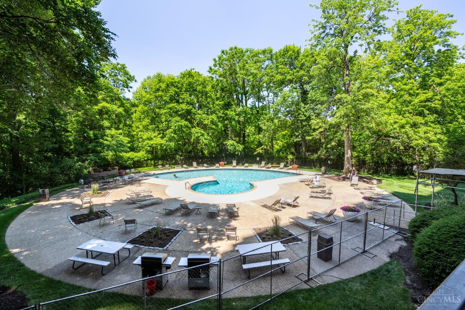 2324 Madison Road 1009