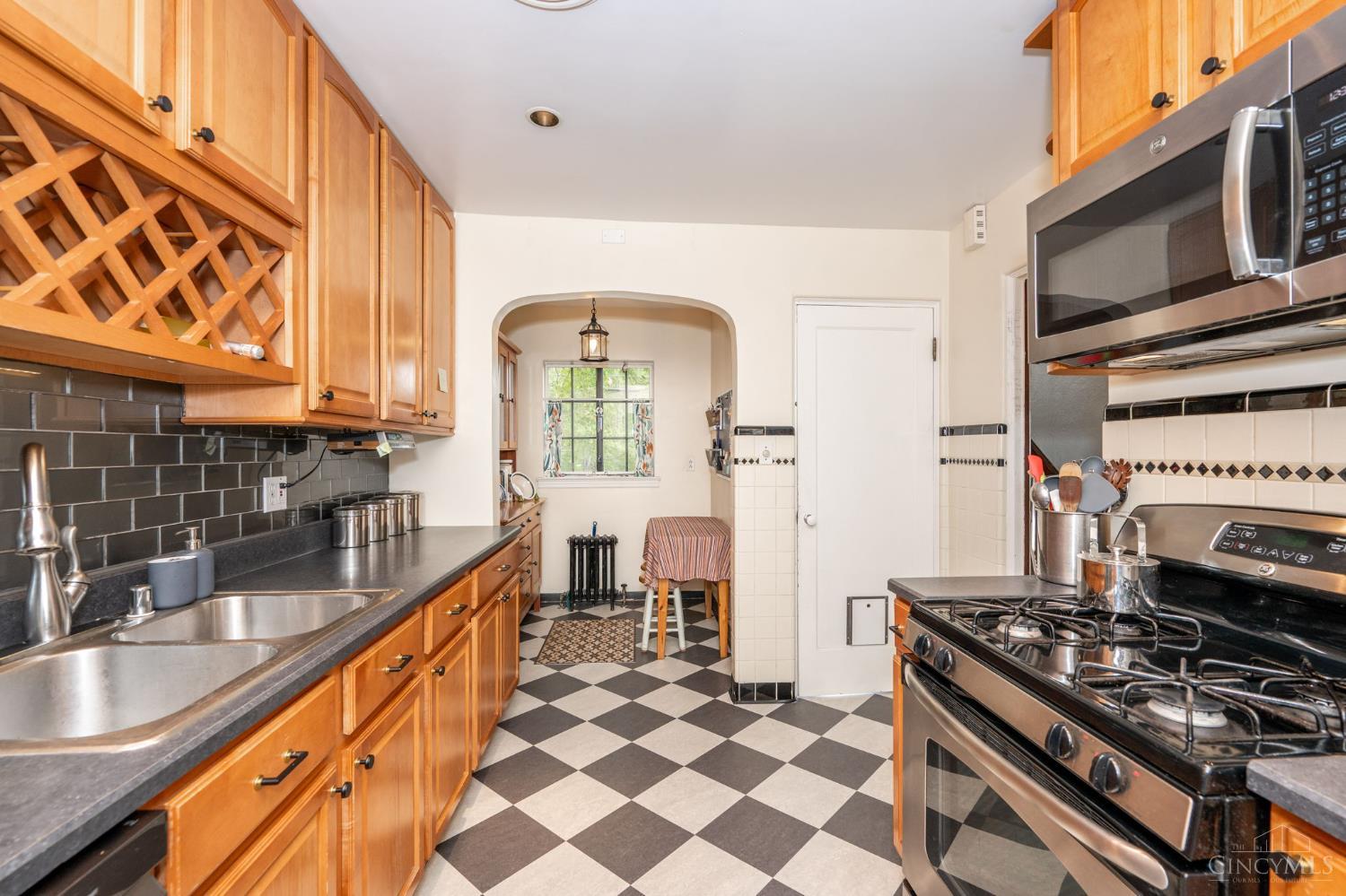 1927 Wilaray Terrace