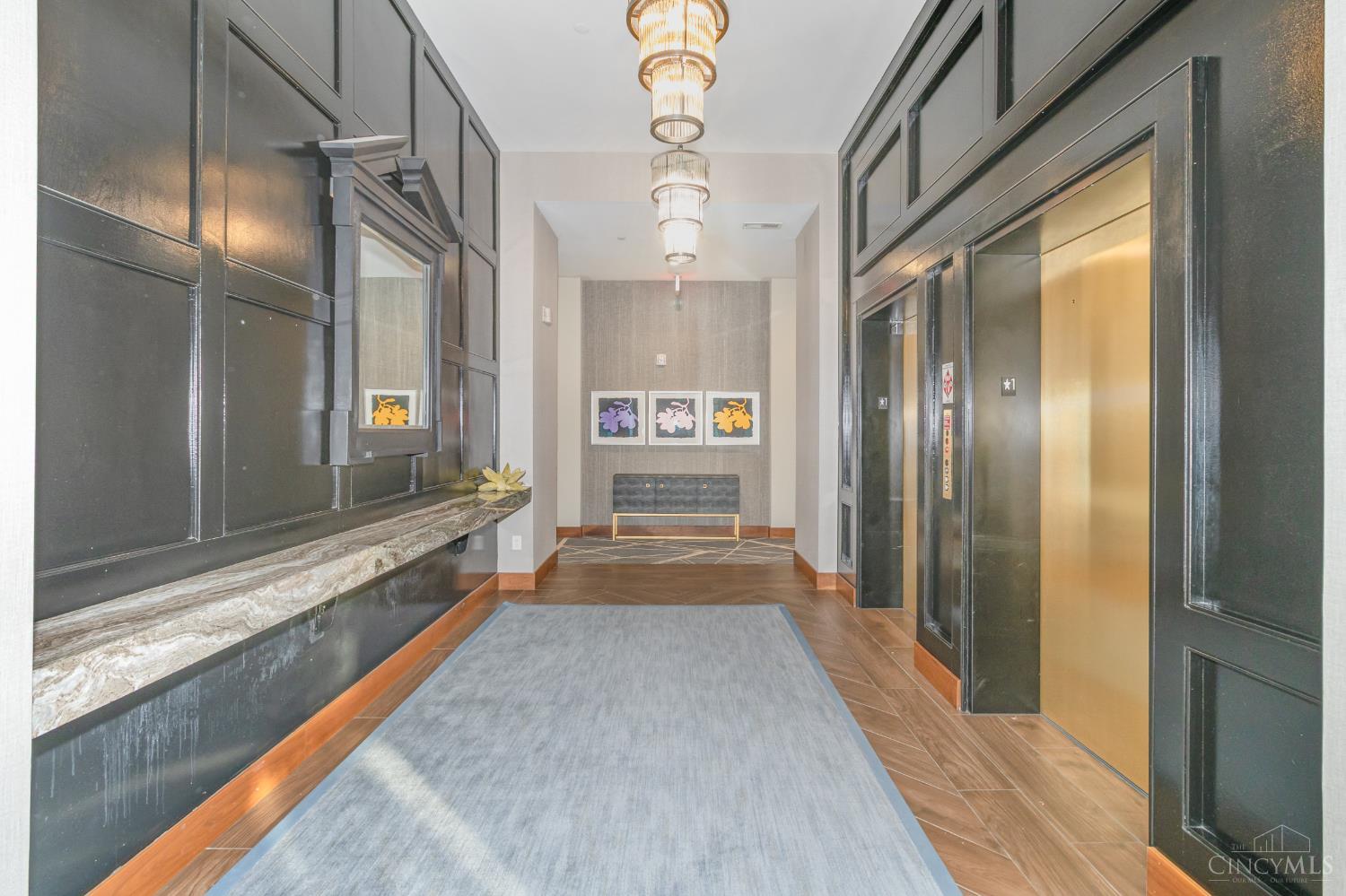 2770 Observatory Avenue 404