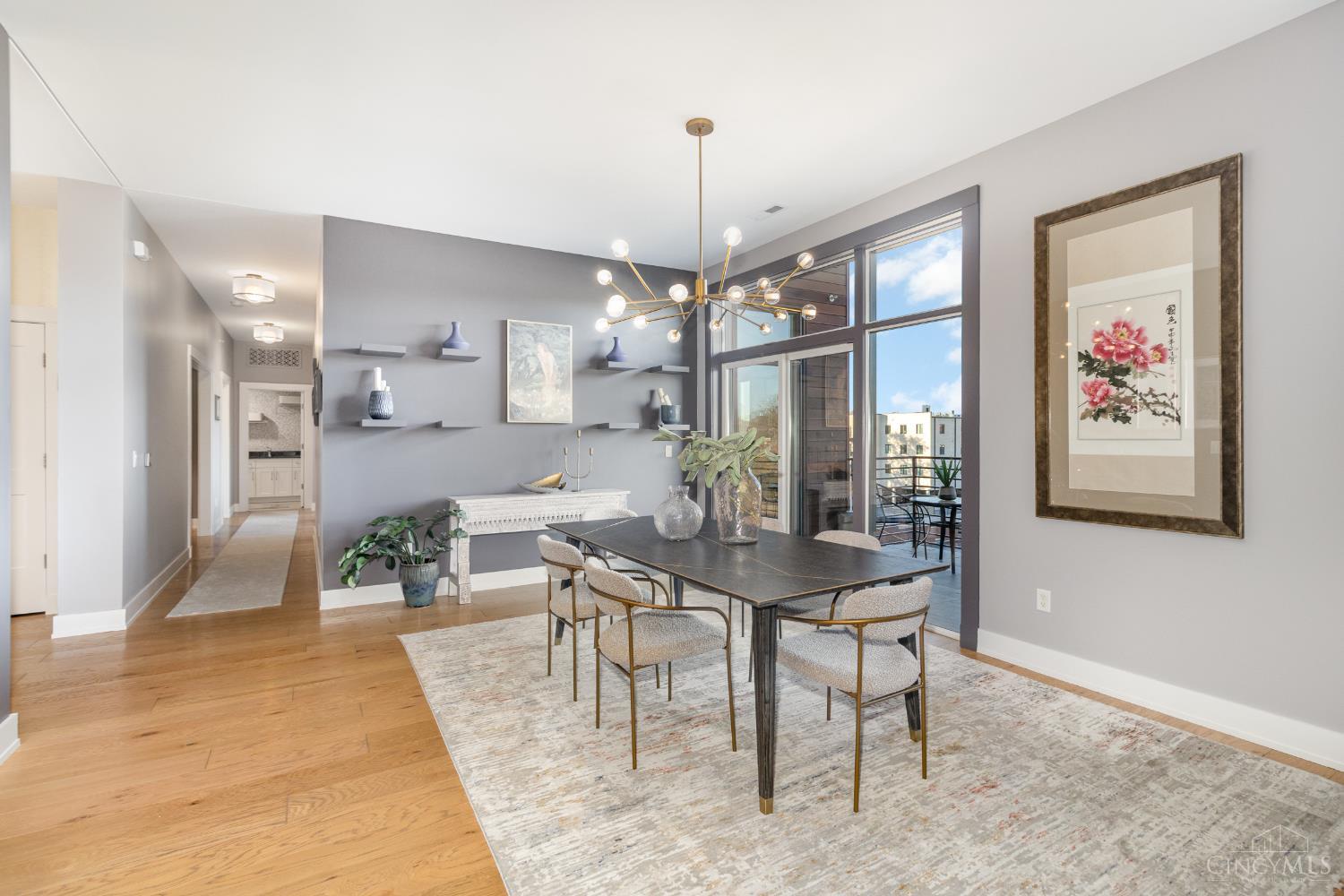 2770 Observatory Avenue 404