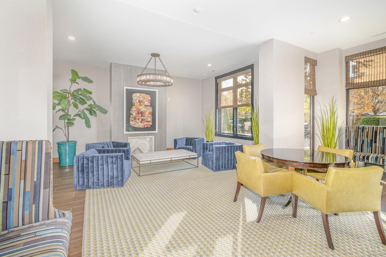 2770 Observatory Avenue 404