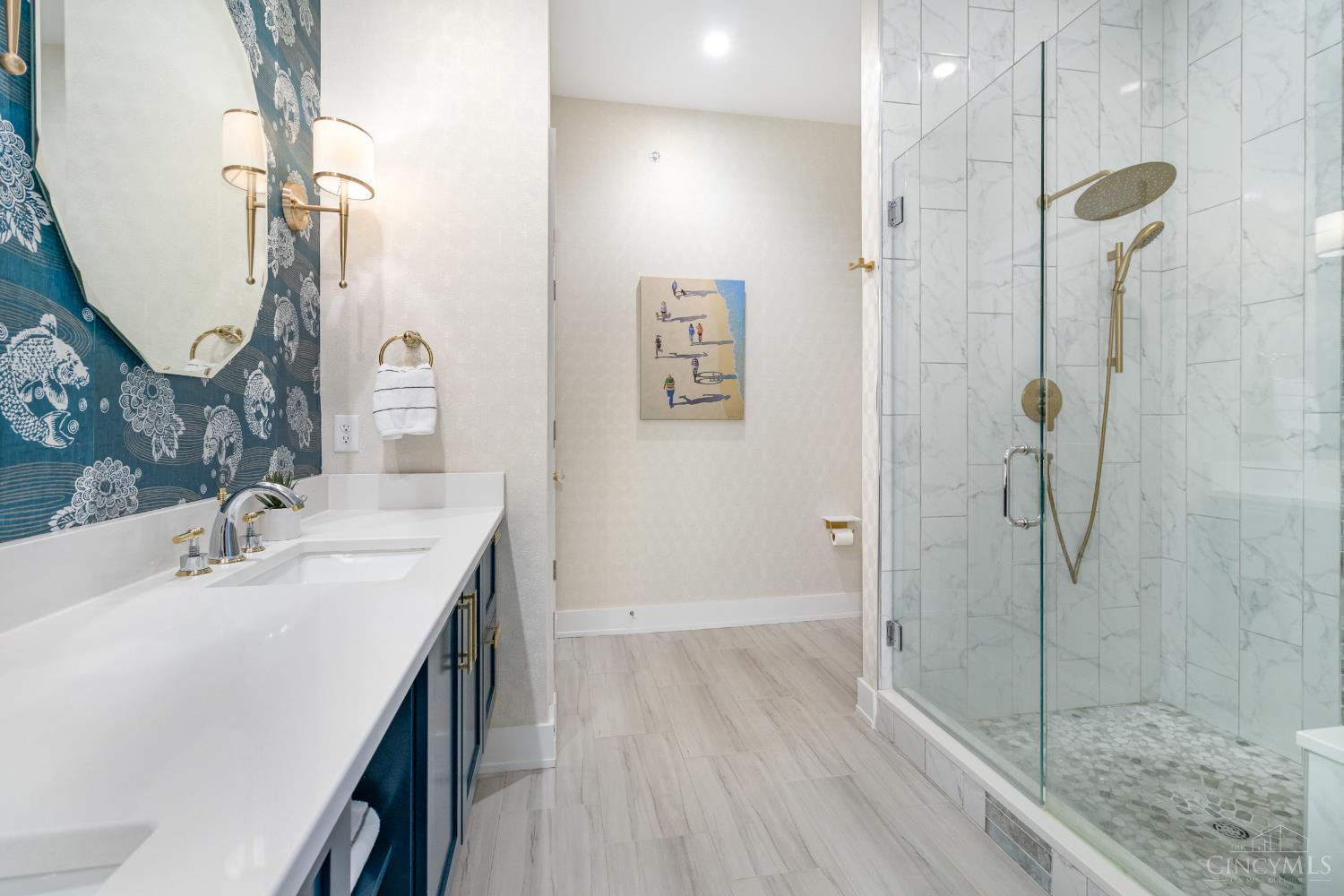 2770 Observatory Avenue 404
