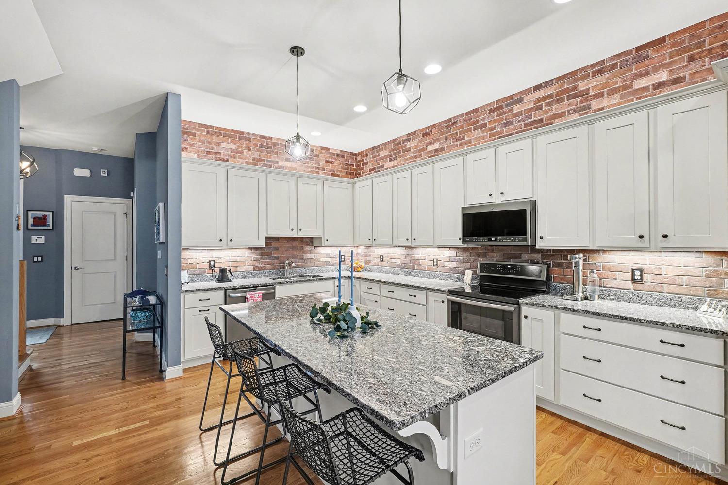 2734 Cleinview Avenue