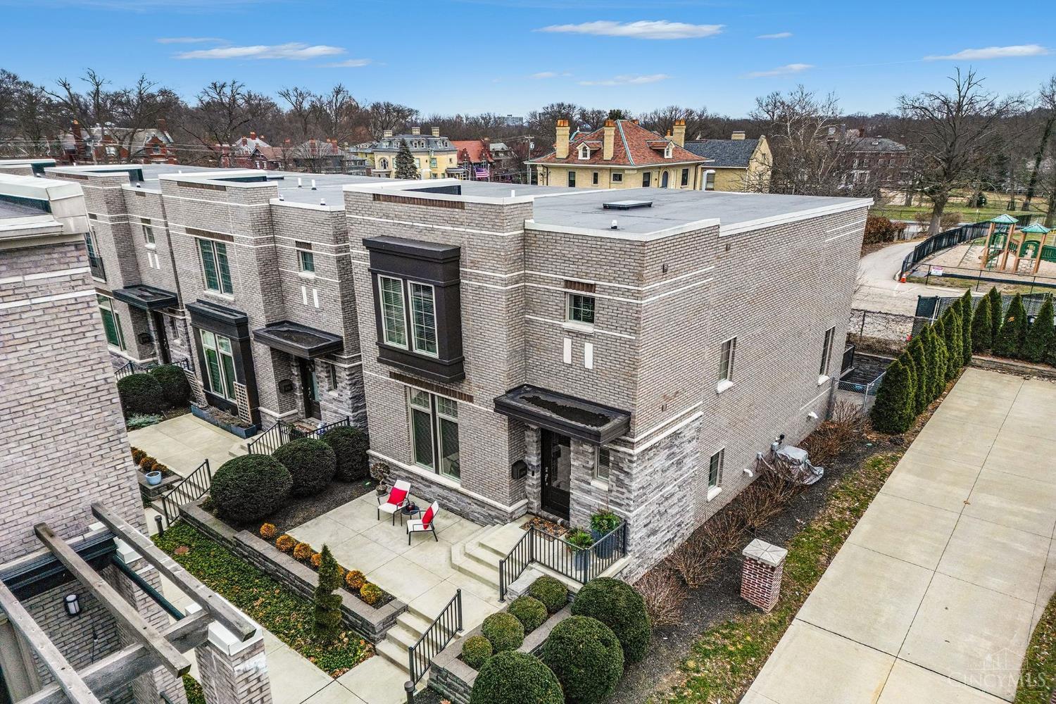 2734 Cleinview Avenue