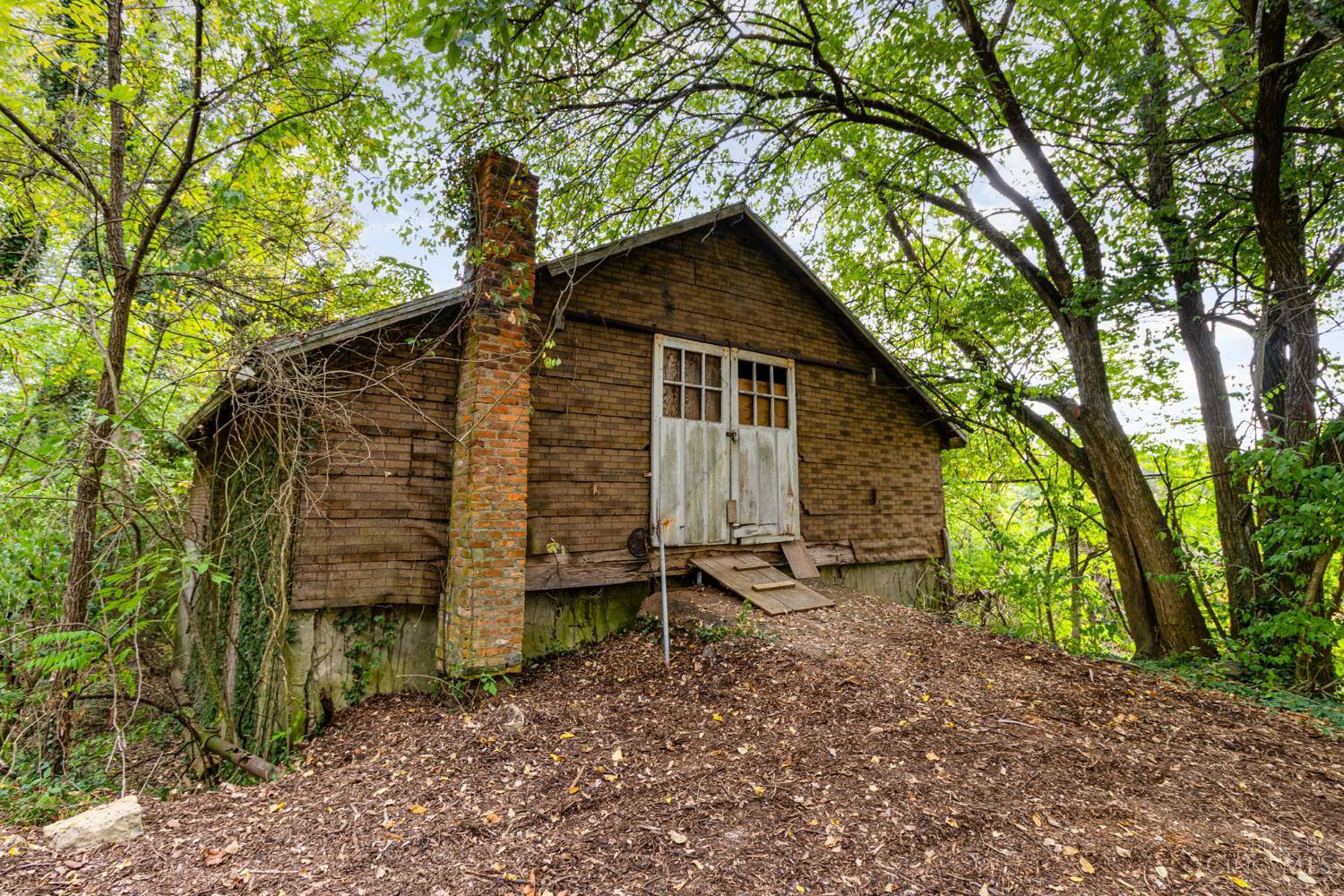 8290 Old Kellogg