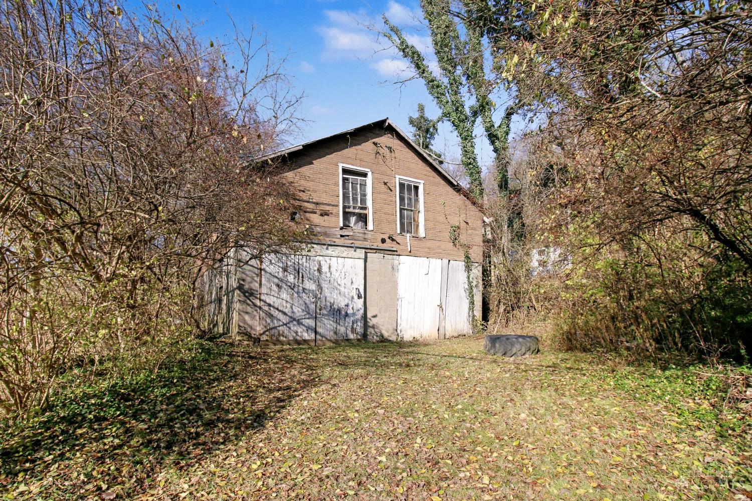 8290 Old Kellogg