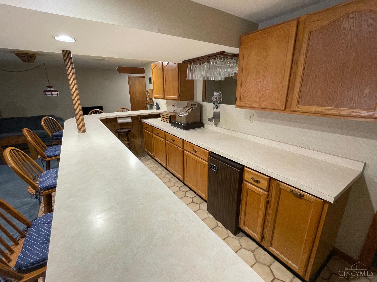 5547 Hubble Road