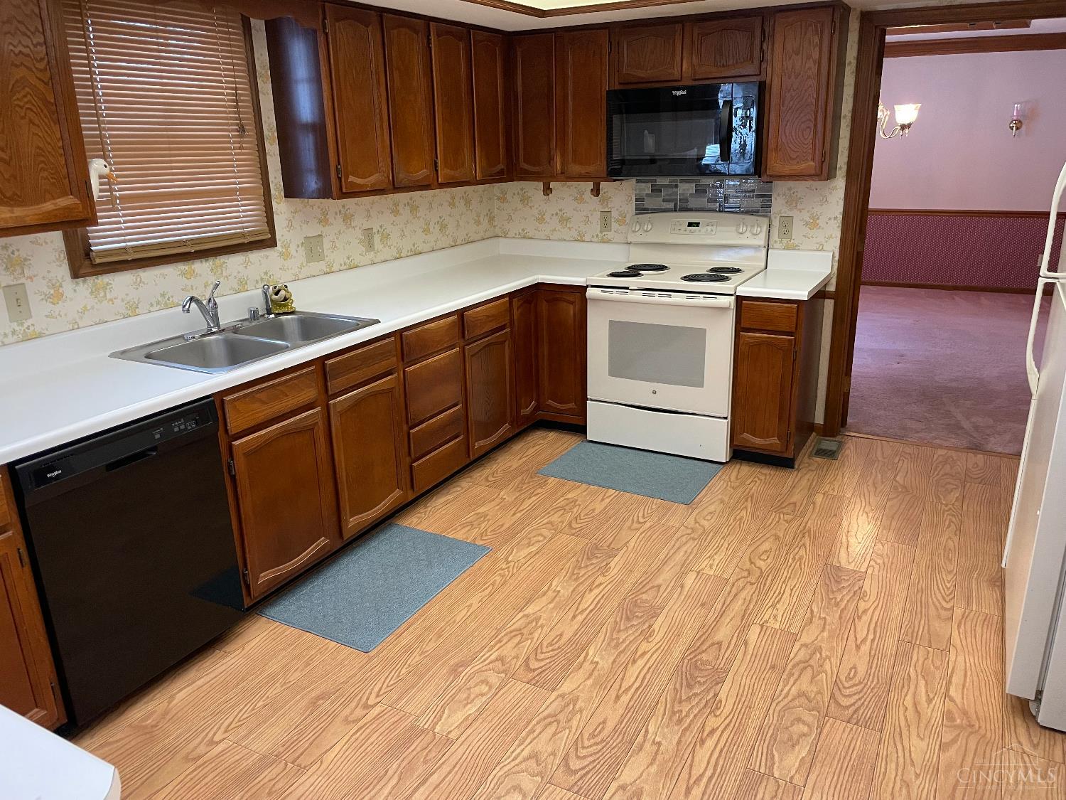 5547 Hubble Road