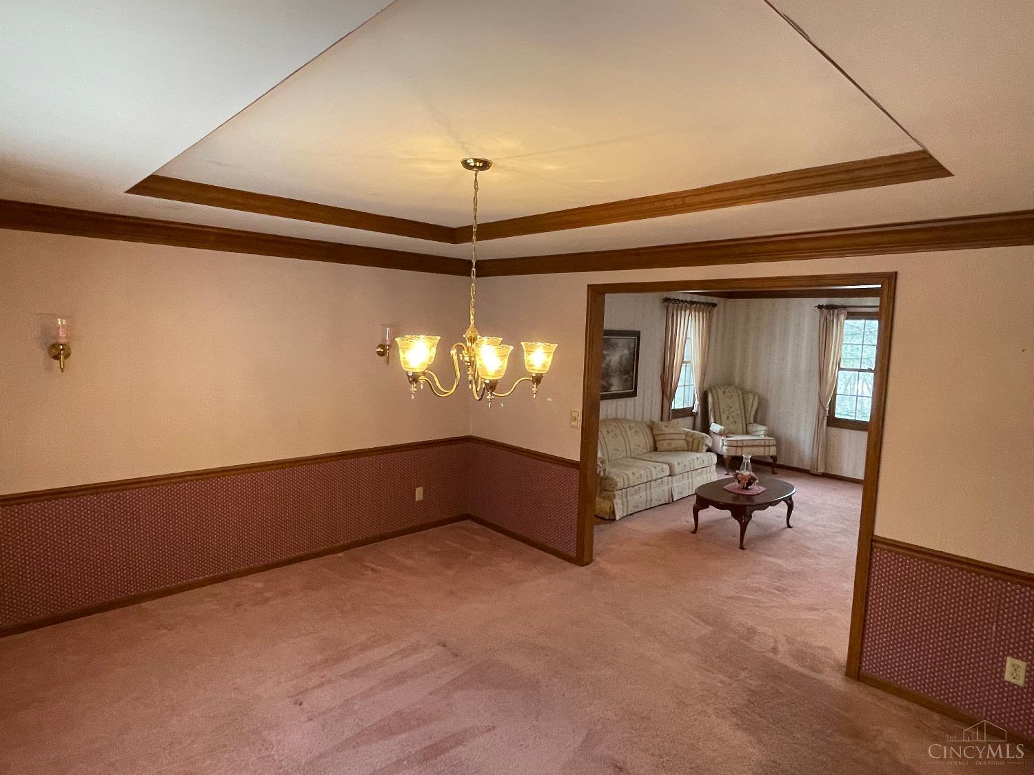 5547 Hubble Road