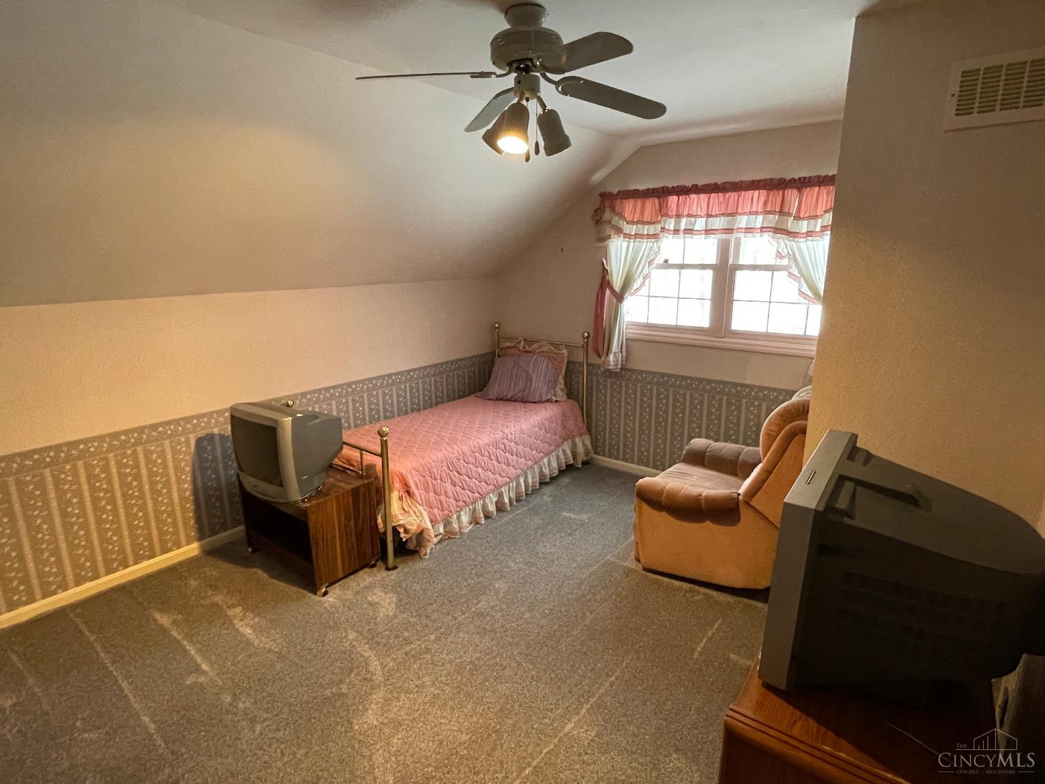 5547 Hubble Road
