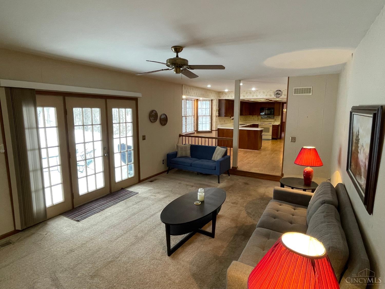 5547 Hubble Road