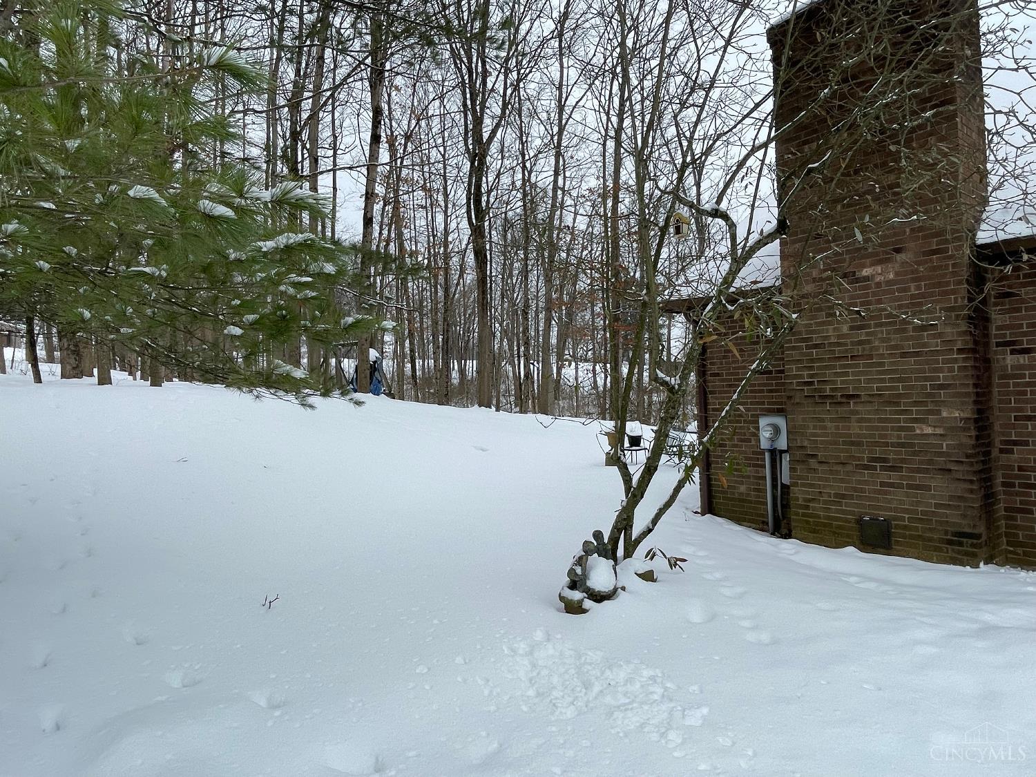 5547 Hubble Road
