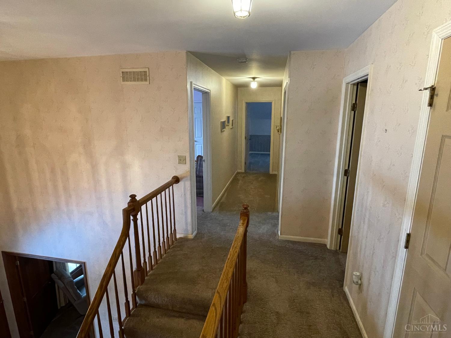 5547 Hubble Road