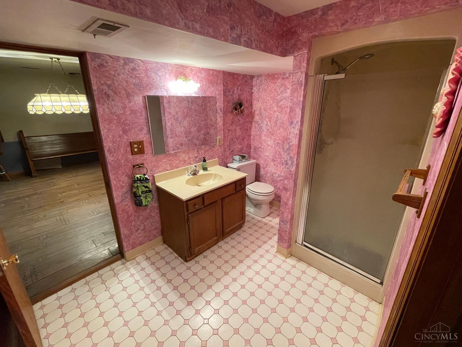 5547 Hubble Road