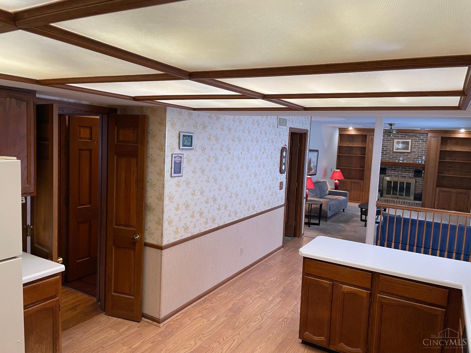 5547 Hubble Road