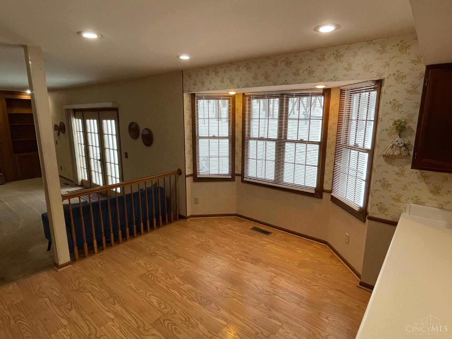 5547 Hubble Road