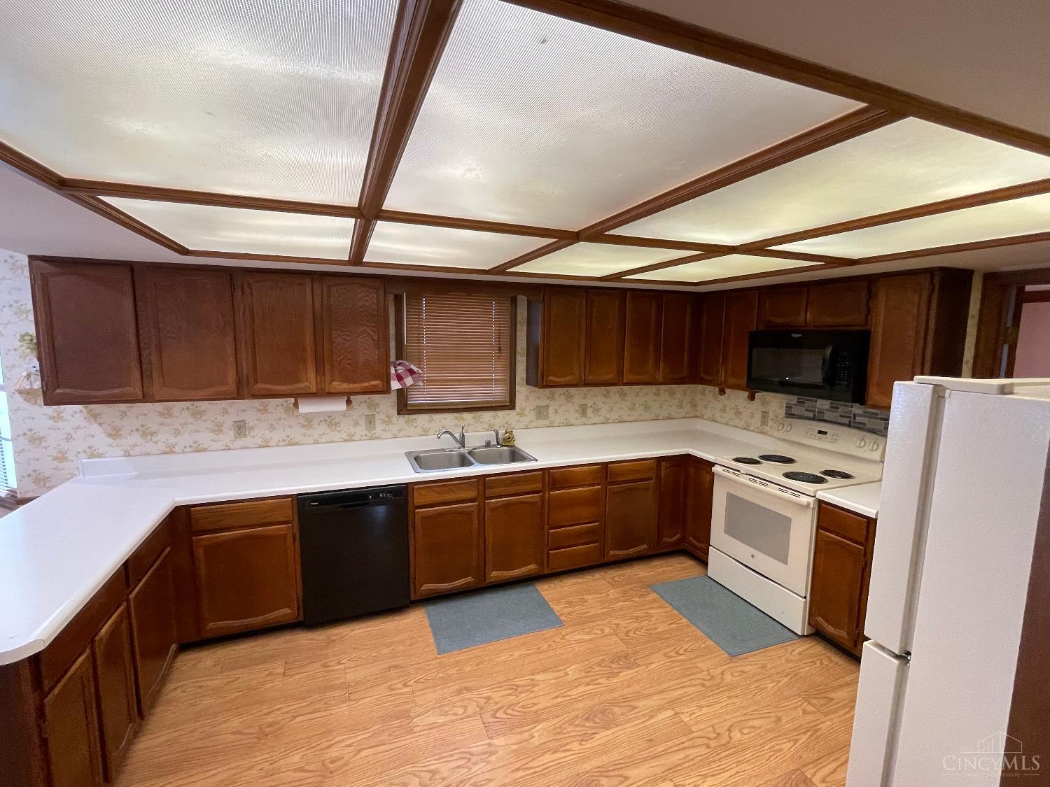 5547 Hubble Road