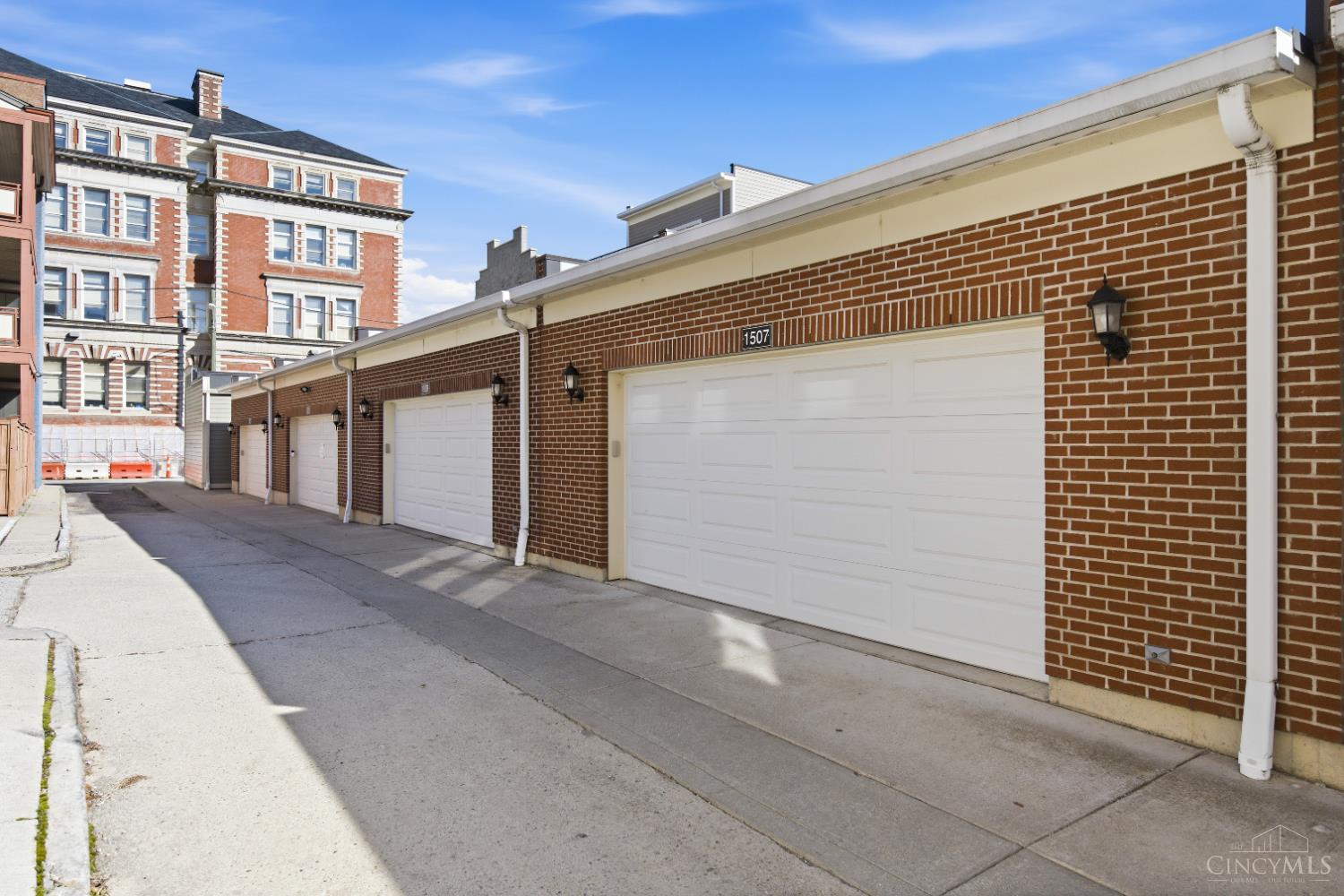 1507 Elm Street