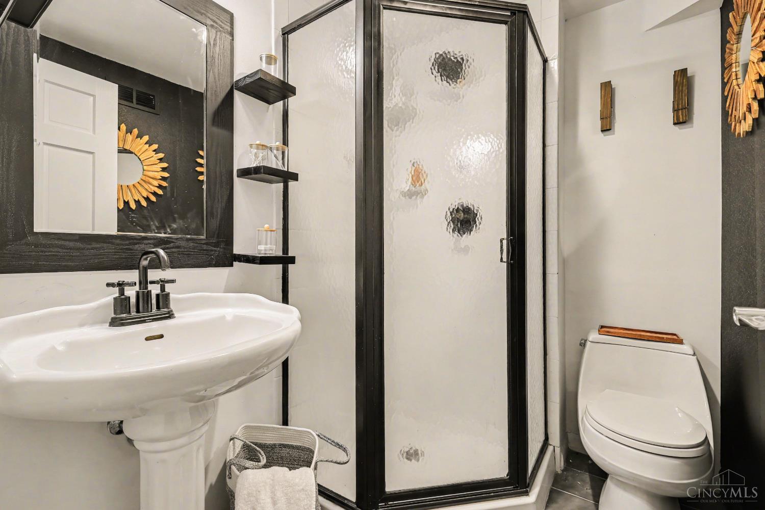 1432 Apple Hill Road