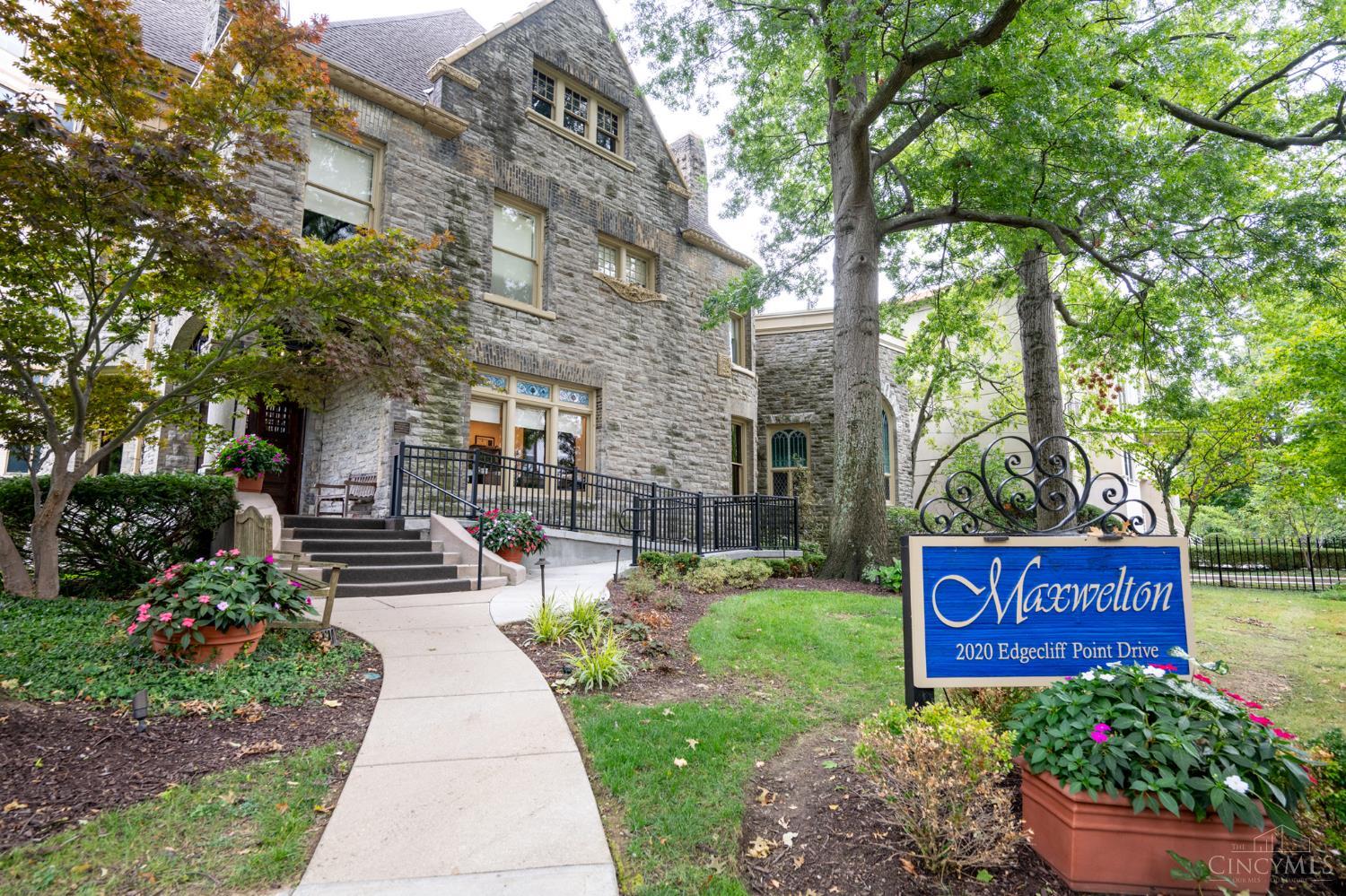 1201 Edgecliff Place 1230