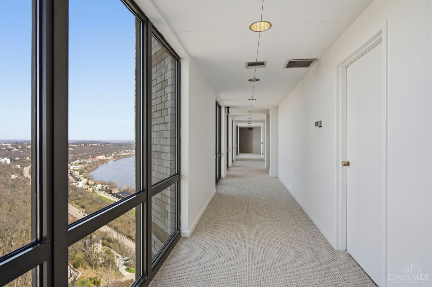 1201 Edgecliff Place 1230