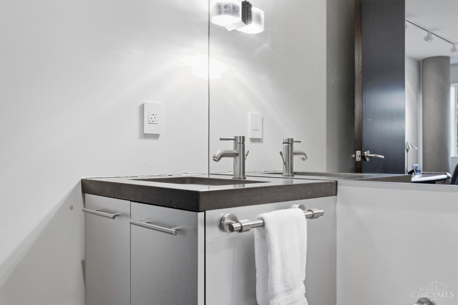 2801 Erie Avenue 302