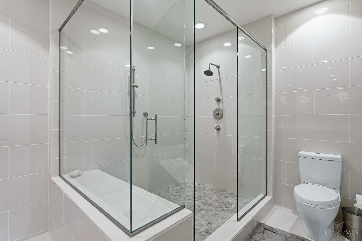 2801 Erie Avenue 302