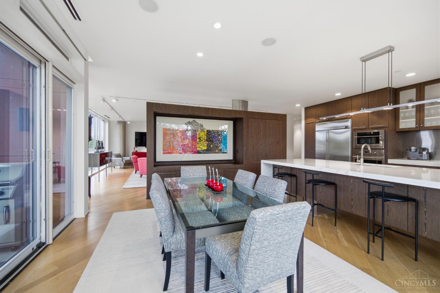 2801 Erie Avenue 302